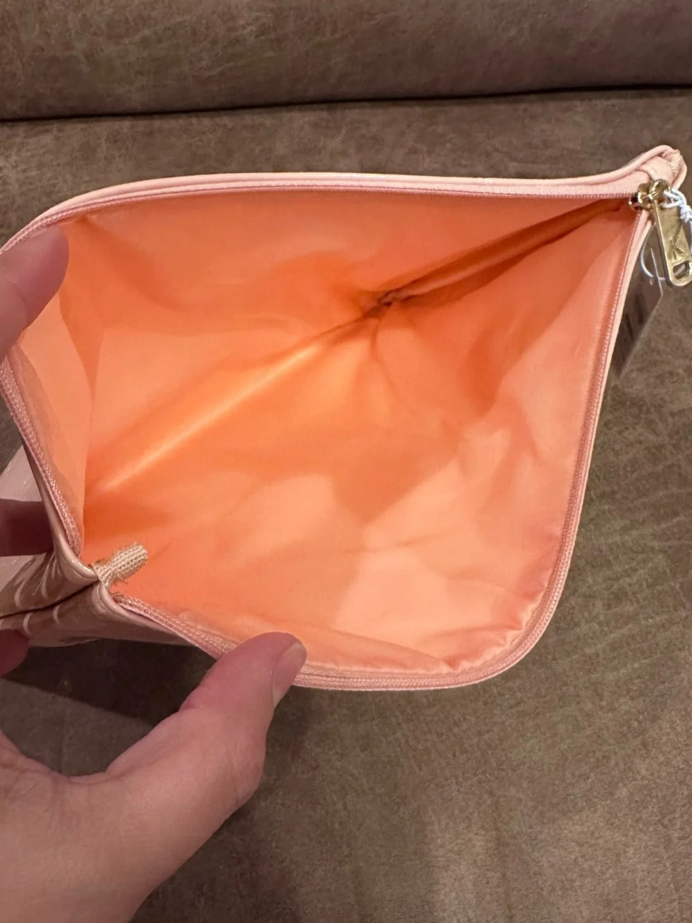 Kerastase Light Pink Glossy Zipper Pouch